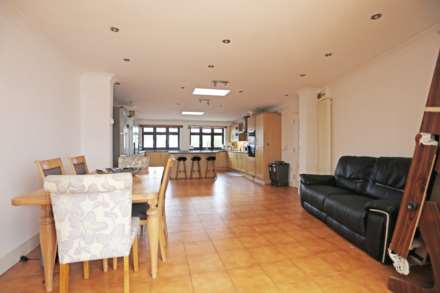 Hamlet Road, Collier Row, RM5, Image 5