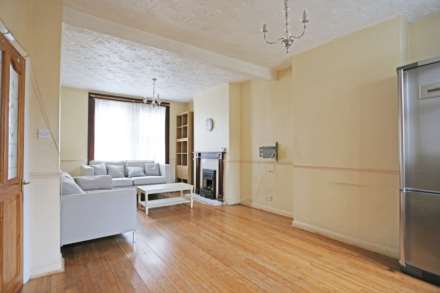 Heath Road, Chadwell Heath, RM6, Image 4