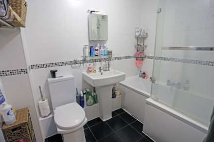 Arterial Avenue, Rainham, Image 7