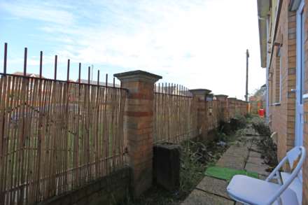 Arterial Avenue, Rainham, Image 8