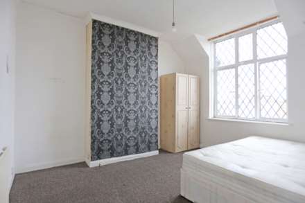 Tudor Parade, Romford, Image 4