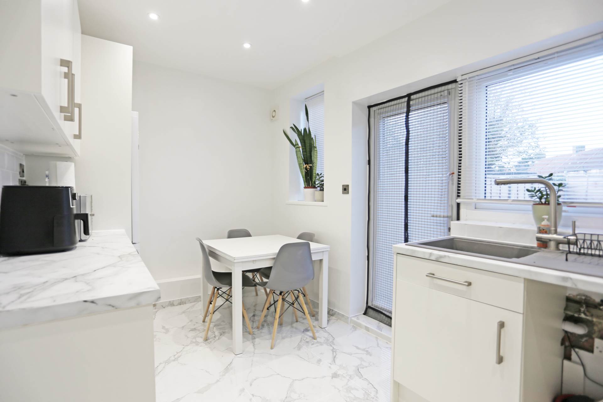 Chaplin Road, Dagenham, RM9, Image 3