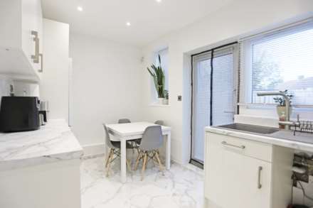 Chaplin Road, Dagenham, RM9, Image 3