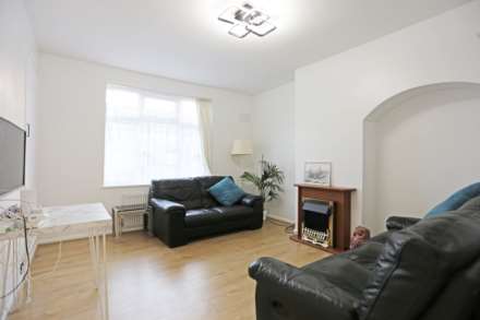 Chaplin Road, Dagenham, RM9, Image 4