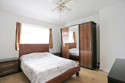 Chaplin Road, Dagenham, RM9, Image 6