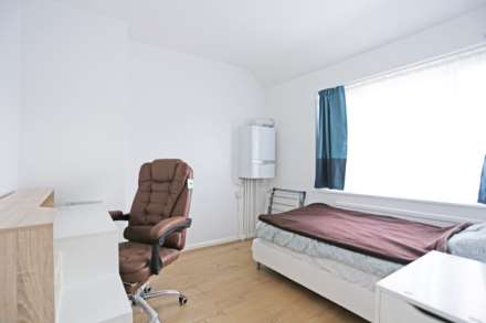 Chaplin Road, Dagenham, RM9, Image 7