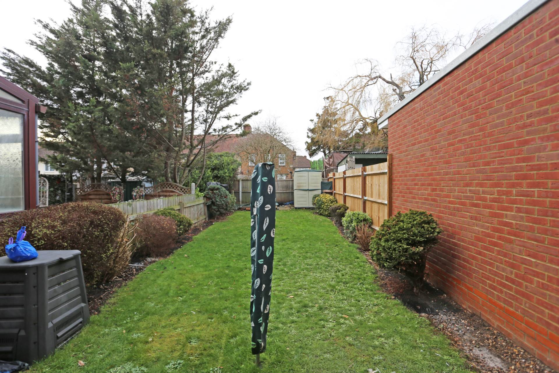 Rogers Garden, Dagenham, RM10, Image 7