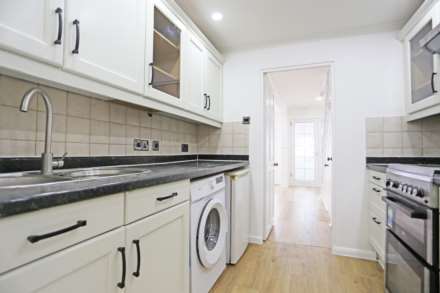 Property For Rent St Matthews Close, Rainham