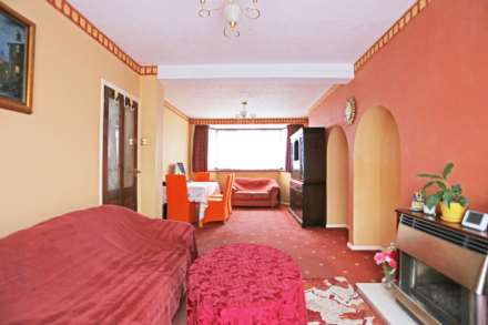 High Road, Chadwell Heath, RM6, Image 5