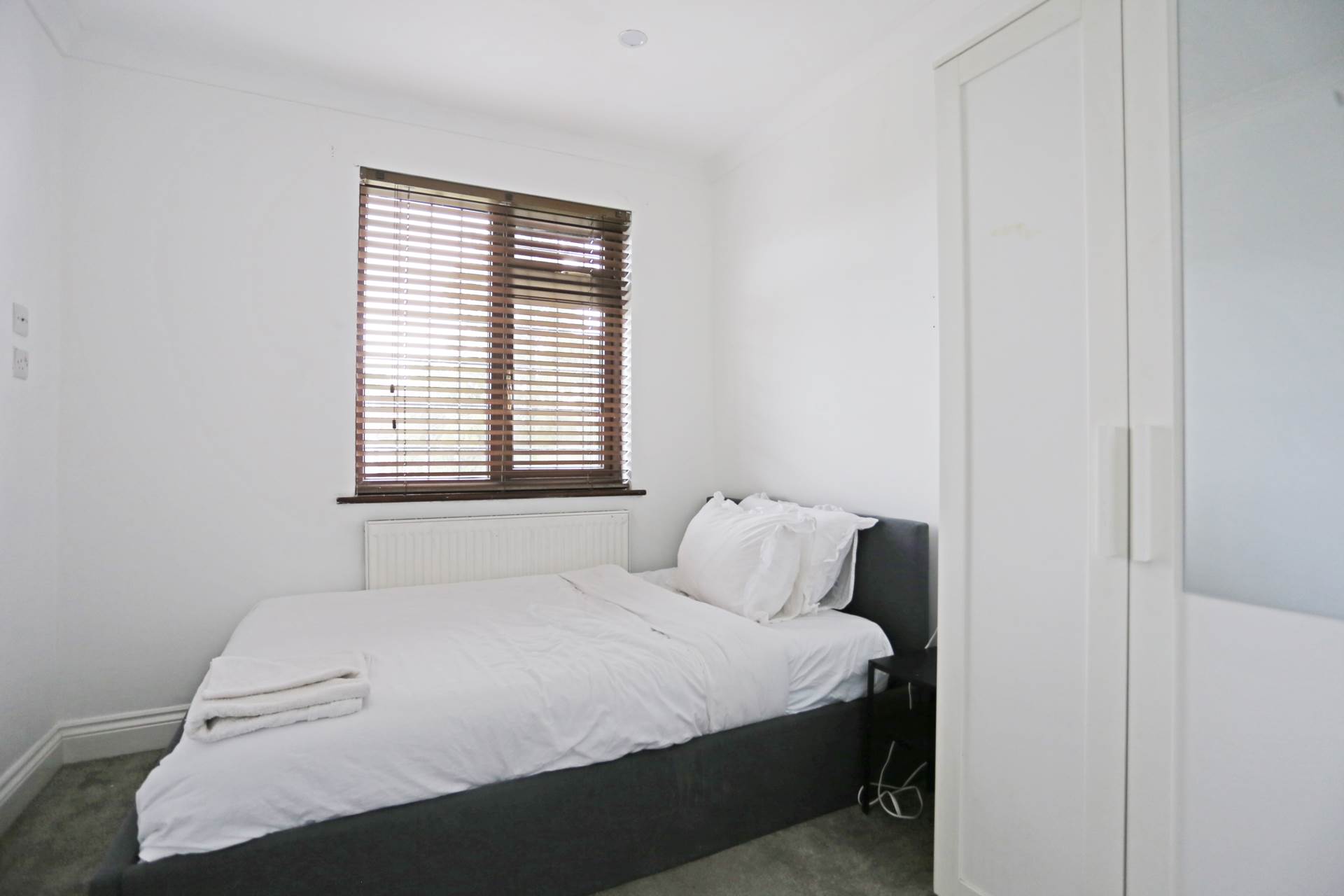 Hazelmere Gardens, Hornchurch, RM11, Image 10