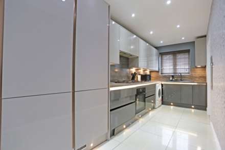 Hazelmere Gardens, Hornchurch, RM11, Image 2