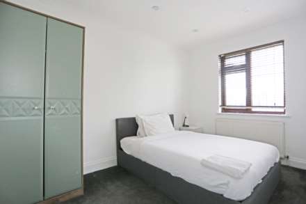 Hazelmere Gardens, Hornchurch, RM11, Image 9