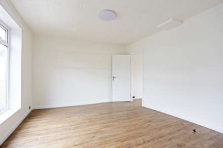 Durban Gardens, Dagenham, RM10, Image 6