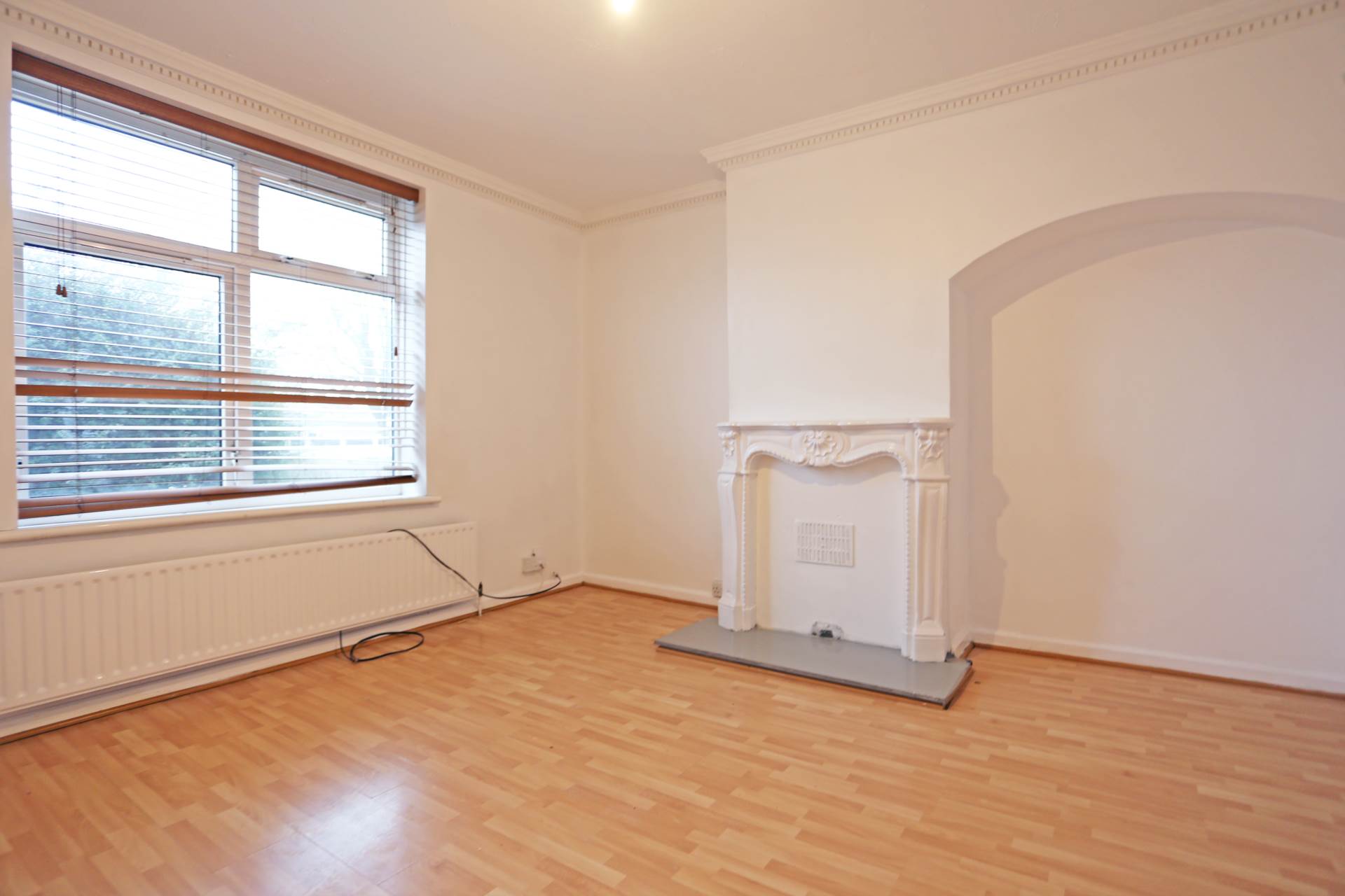 Woodward Road, Dagenham, RM9, Image 3