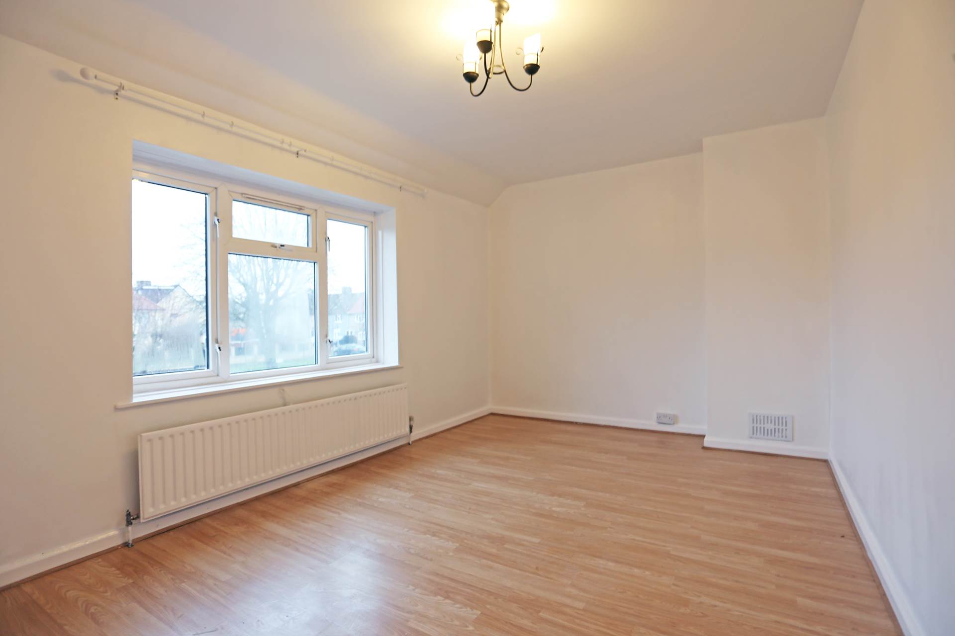 Woodward Road, Dagenham, RM9, Image 4