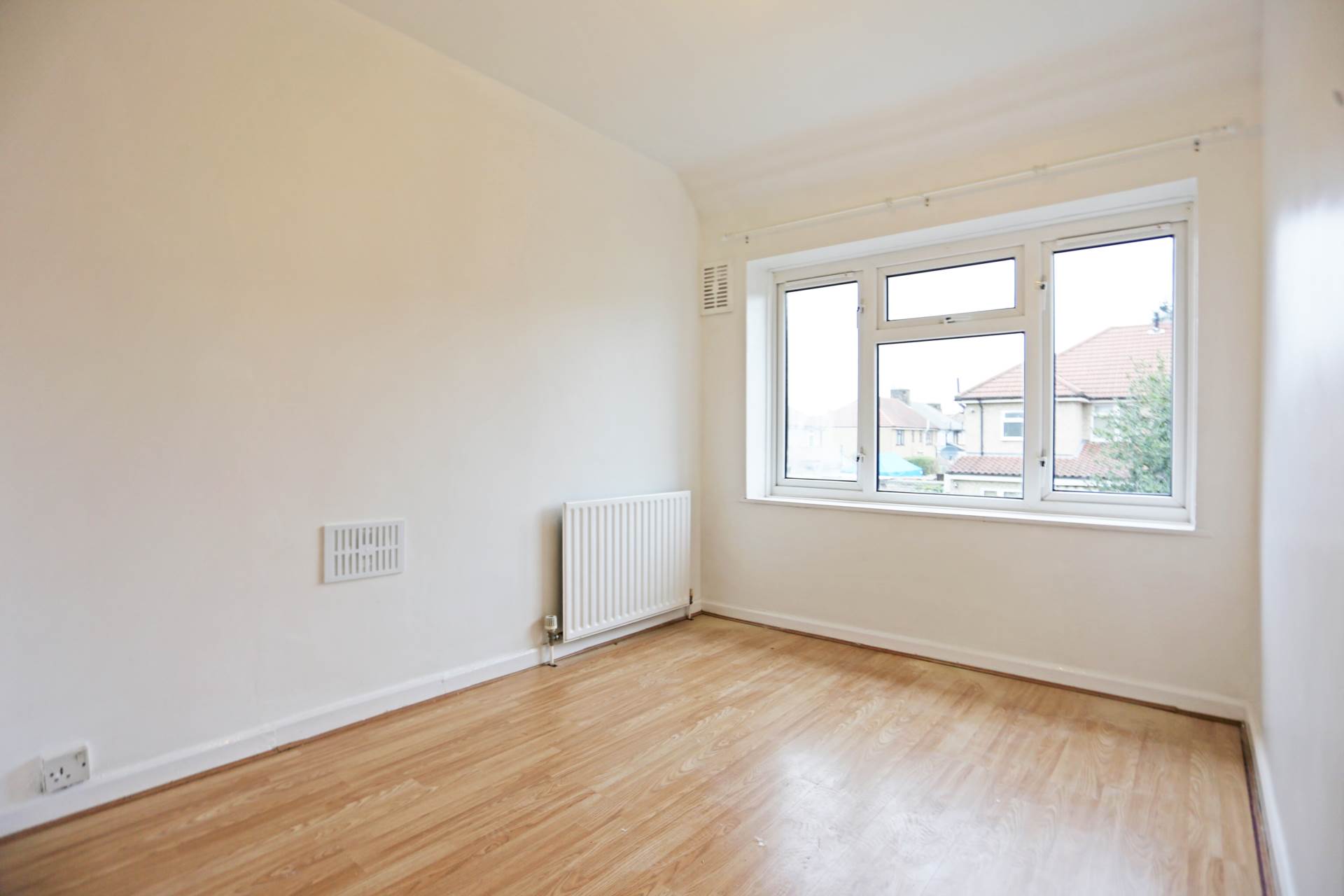 Woodward Road, Dagenham, RM9, Image 5