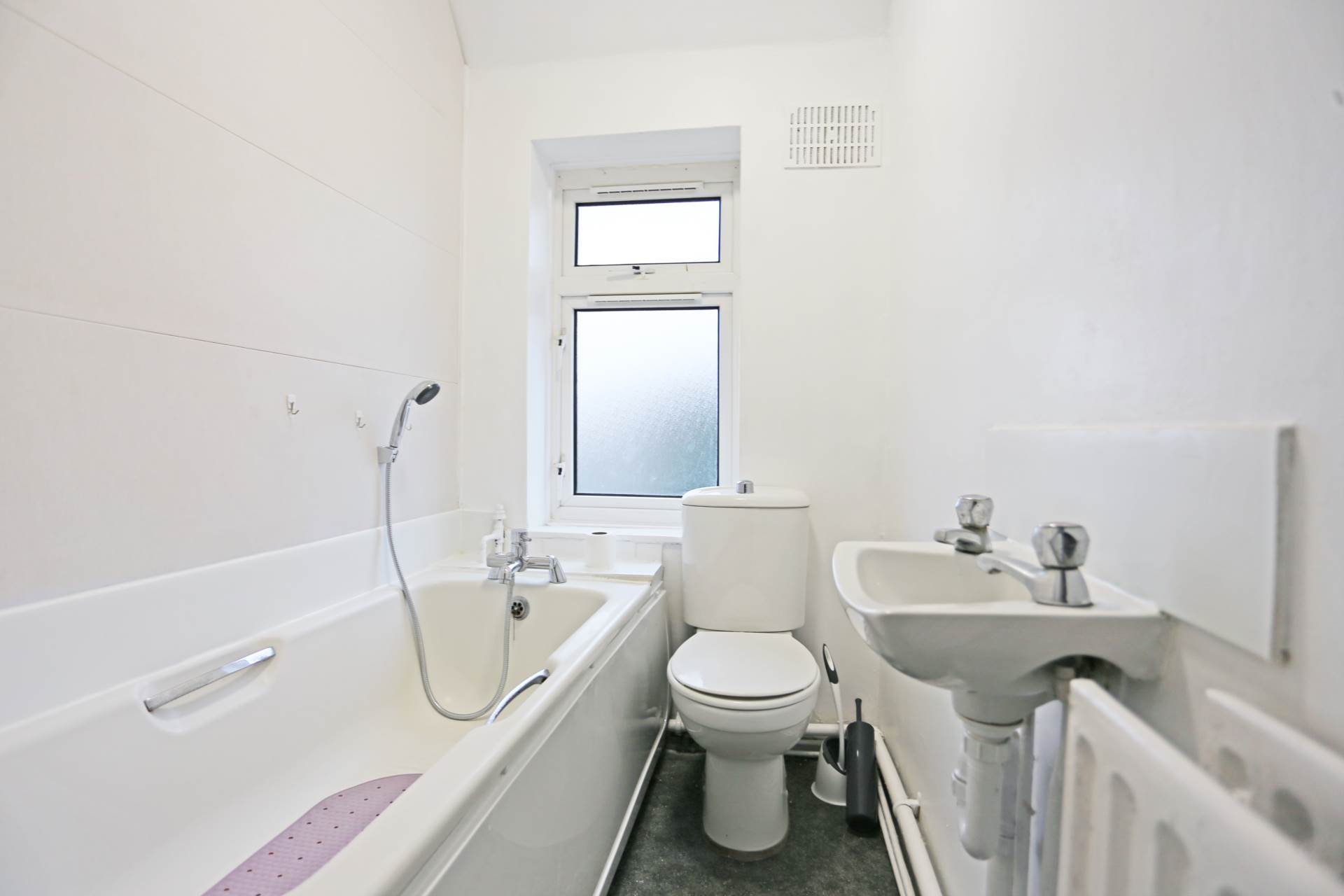 Woodward Road, Dagenham, RM9, Image 6