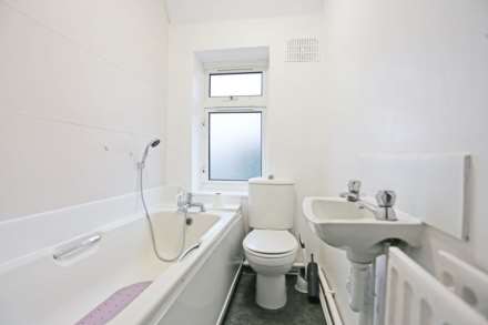 Woodward Road, Dagenham, RM9, Image 6