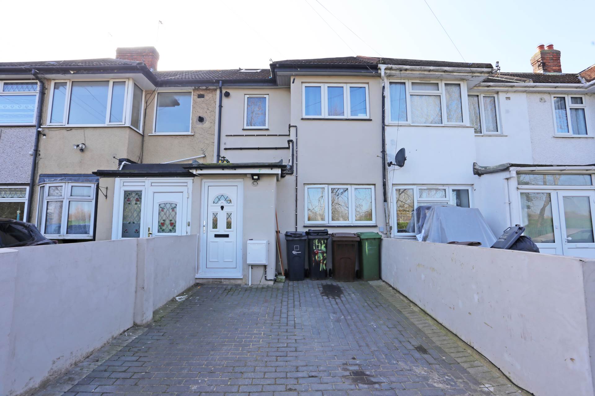 Oval Road North, Dagenham, RM10, Image 1