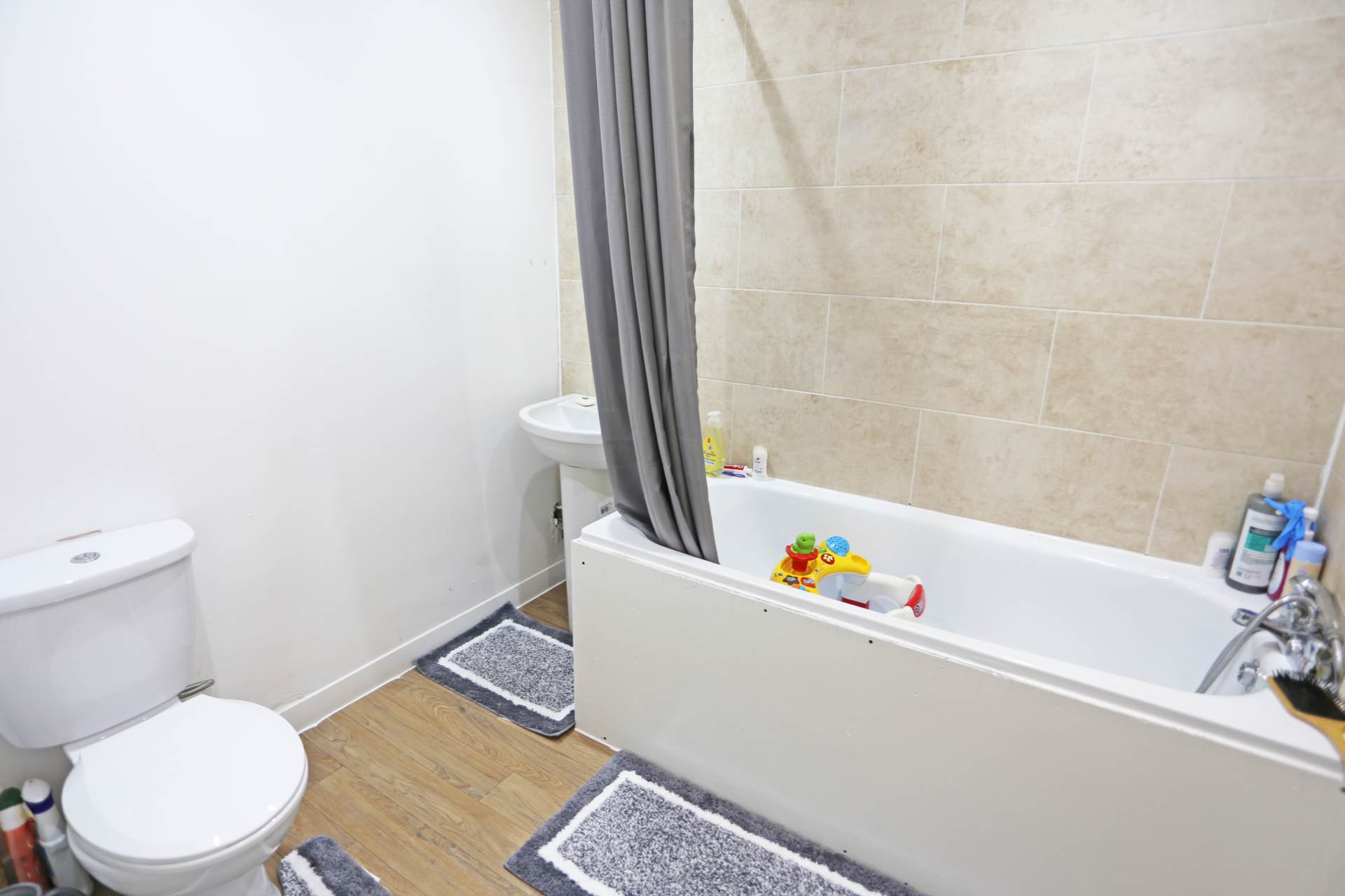 Oval Road North, Dagenham, RM10, Image 9