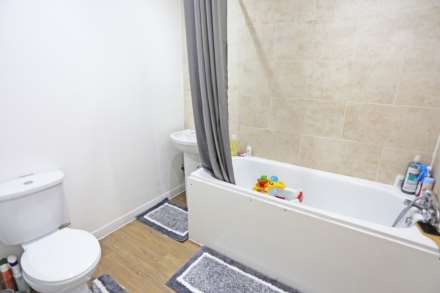 Oval Road North, Dagenham, RM10, Image 9