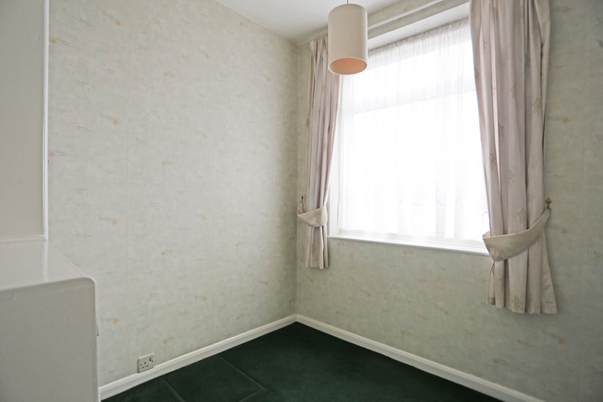 Gordon Road, Chadwell Heath, RM6, Image 11