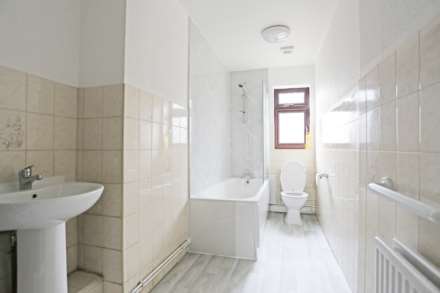 Arden Crescent, Dagenham, RM9, Image 9