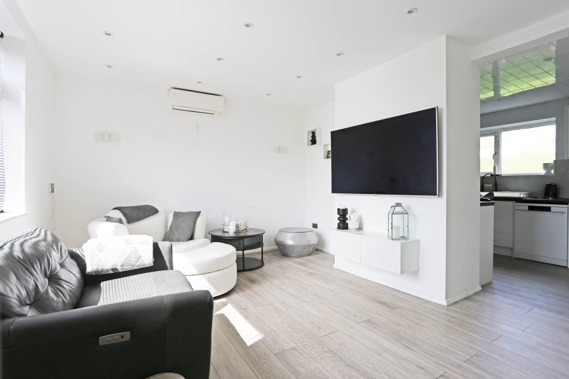 Dudley Gardens, Romford, RM3, Image 5