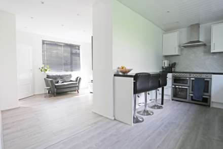 Dudley Gardens, Romford, RM3, Image 4
