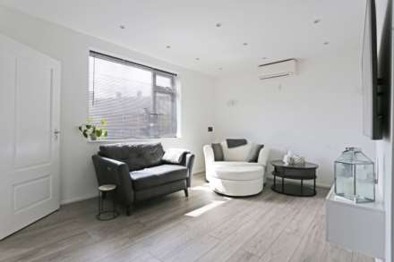 Dudley Gardens, Romford, RM3, Image 6