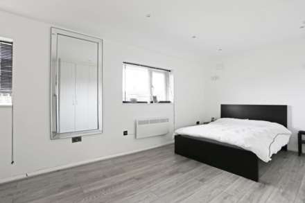 Dudley Gardens, Romford, RM3, Image 7