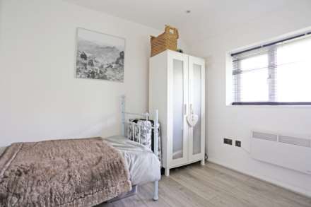 Dudley Gardens, Romford, RM3, Image 9
