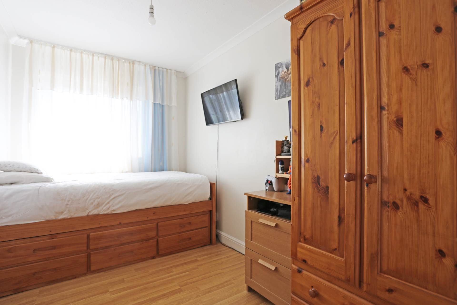 Vicarage Road, Dagenham, RM10, Image 8