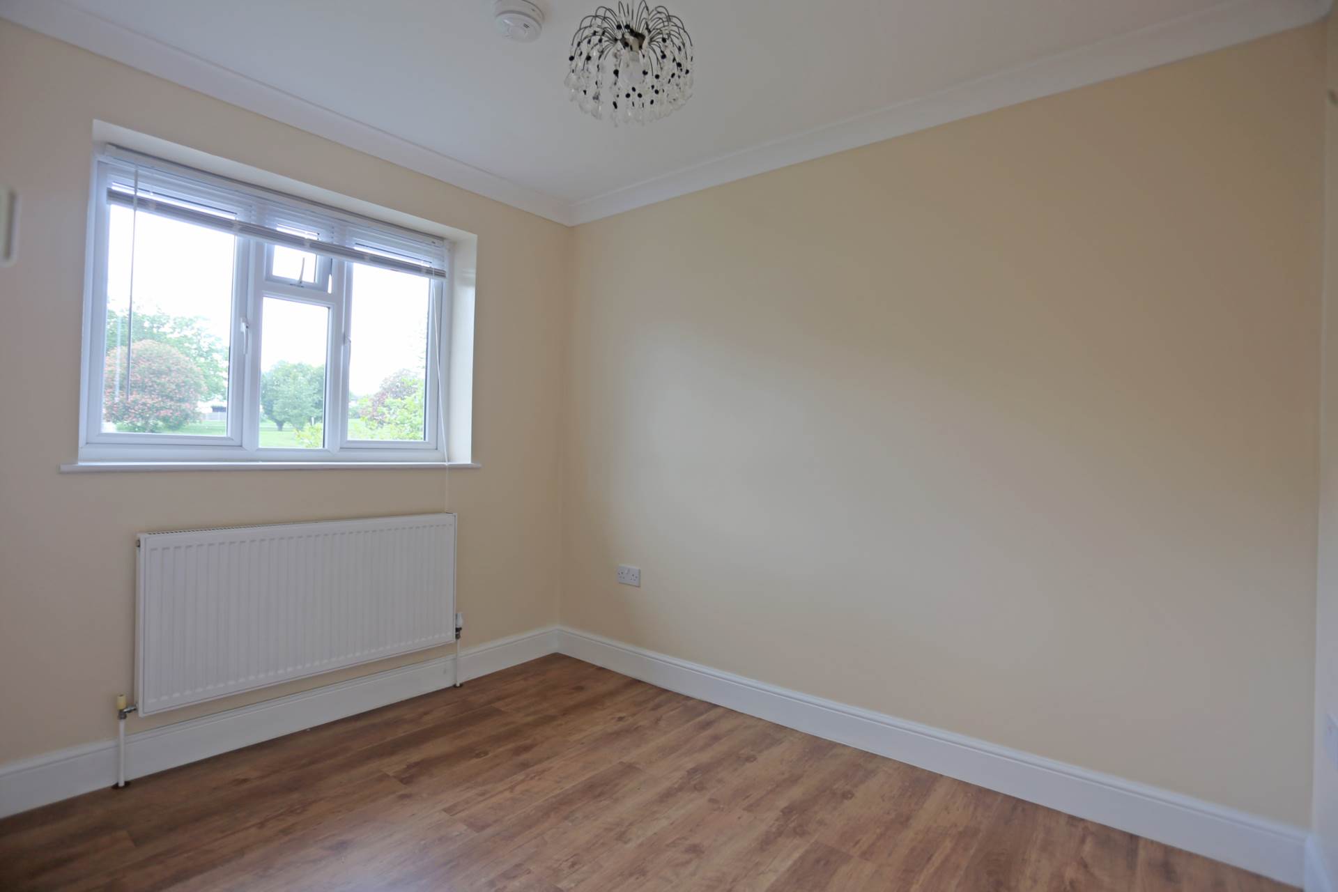Harvey Gardens, Loughton, Image 15
