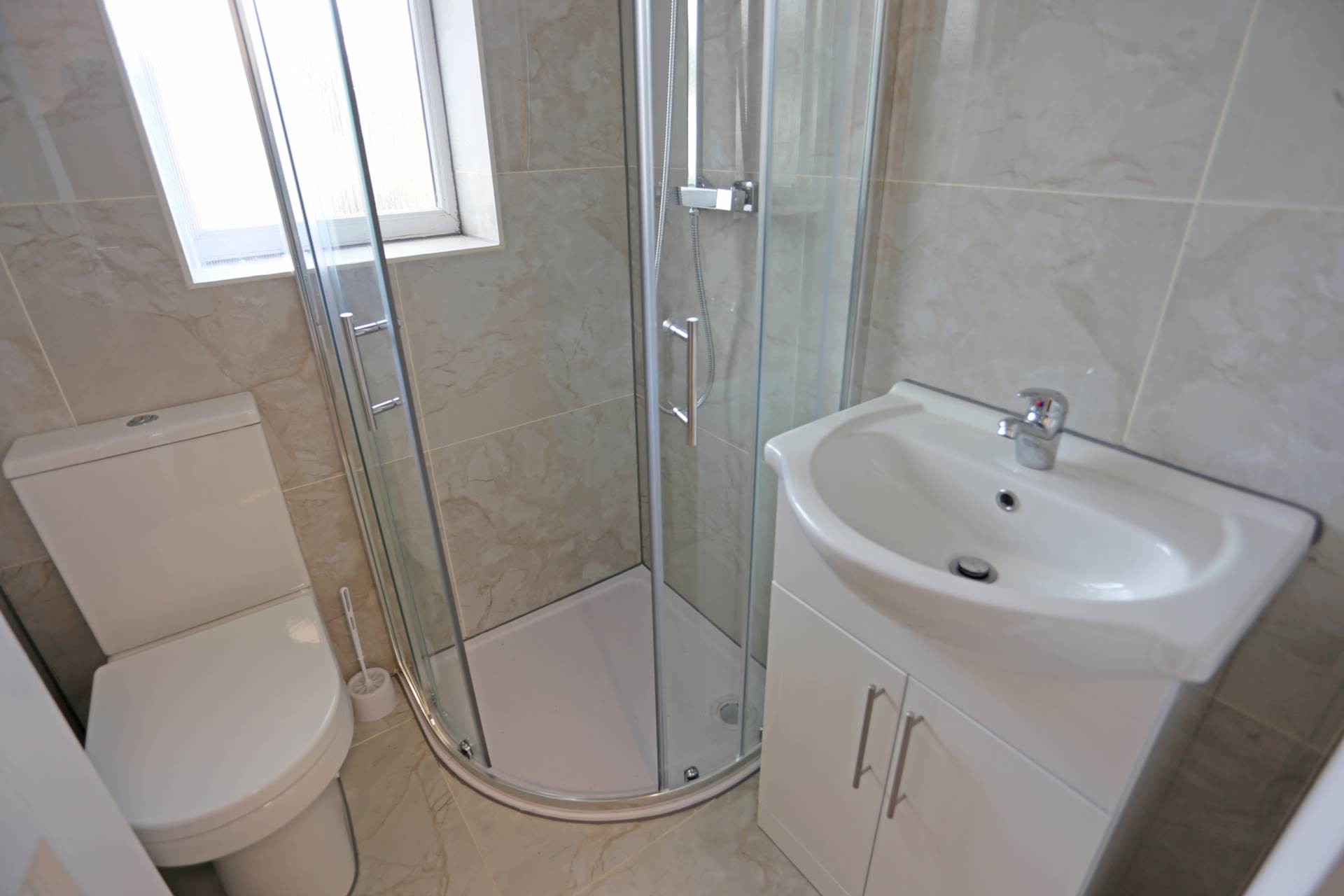 Harvey Gardens, Loughton, Image 17