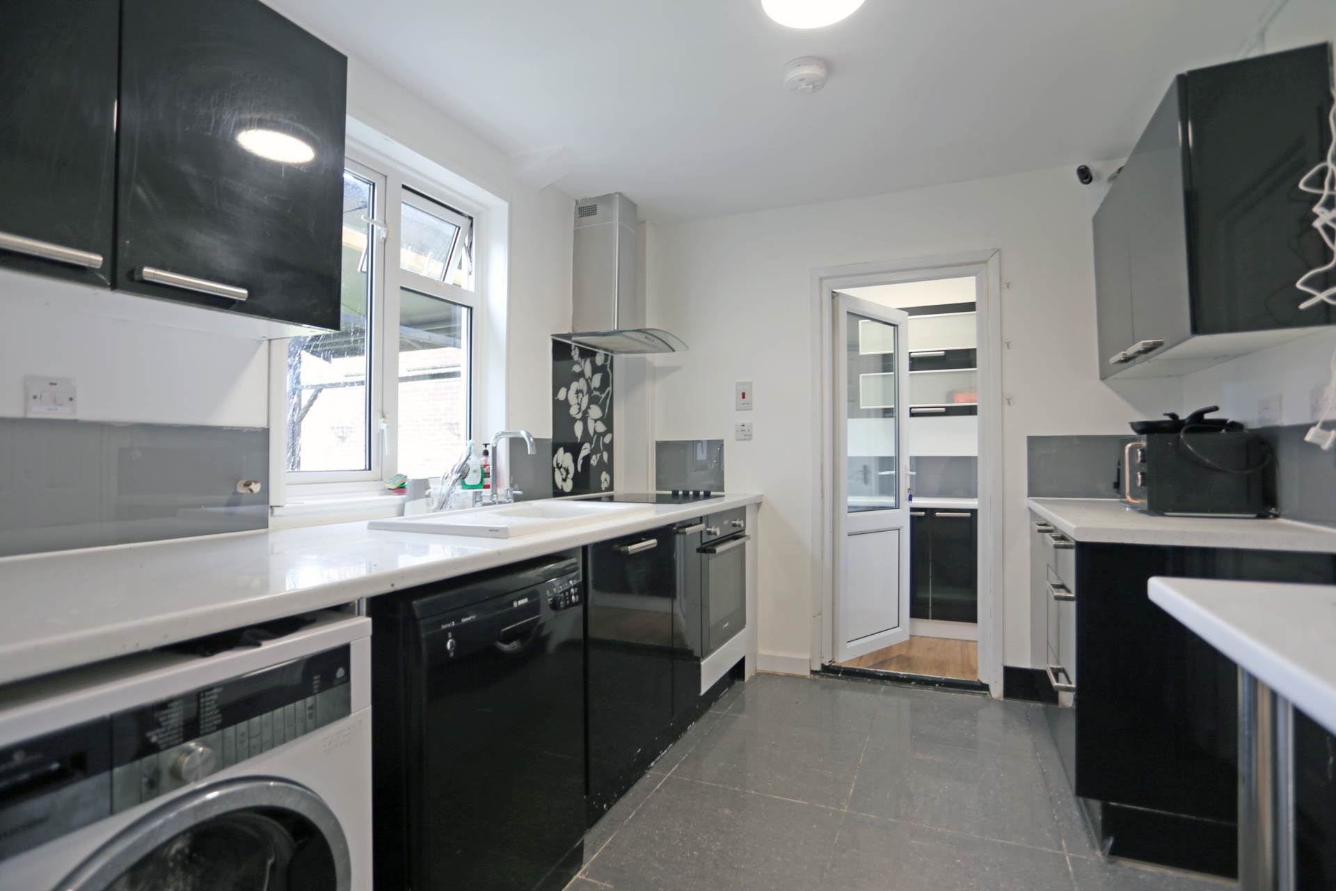 Harvey Gardens, Loughton, Image 3