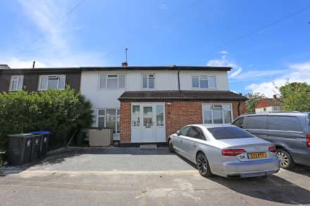 Property For Rent Harvey Gardens, Loughton