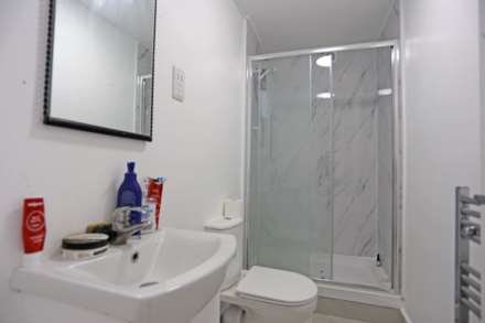 Harvey Gardens, Loughton, Image 16