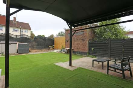 Harvey Gardens, Loughton, Image 19