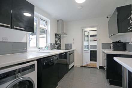 Harvey Gardens, Loughton, Image 3