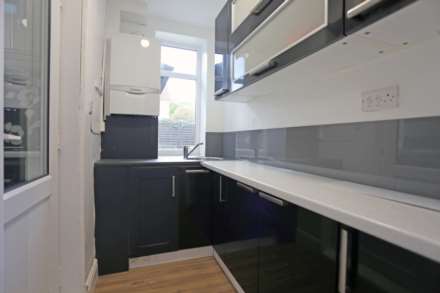 Harvey Gardens, Loughton, Image 4