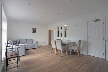 Harvey Gardens, Loughton, Image 5