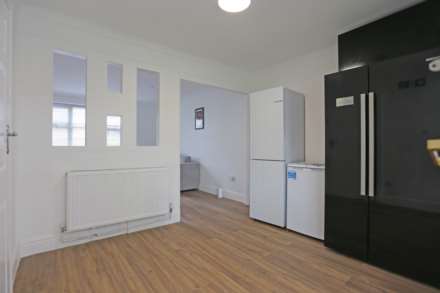 Harvey Gardens, Loughton, Image 6