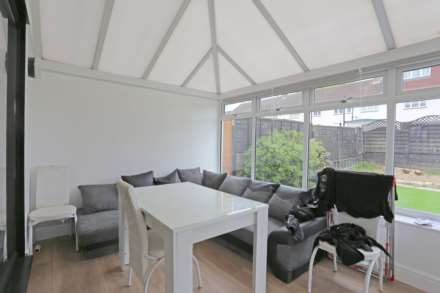 Harvey Gardens, Loughton, Image 8