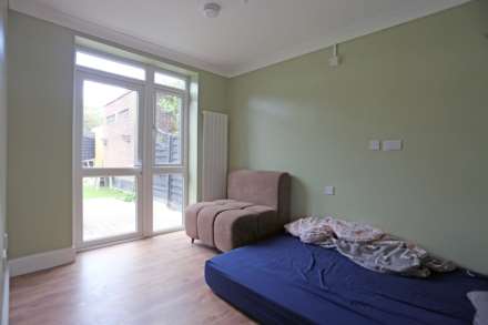 Harvey Gardens, Loughton, Image 9