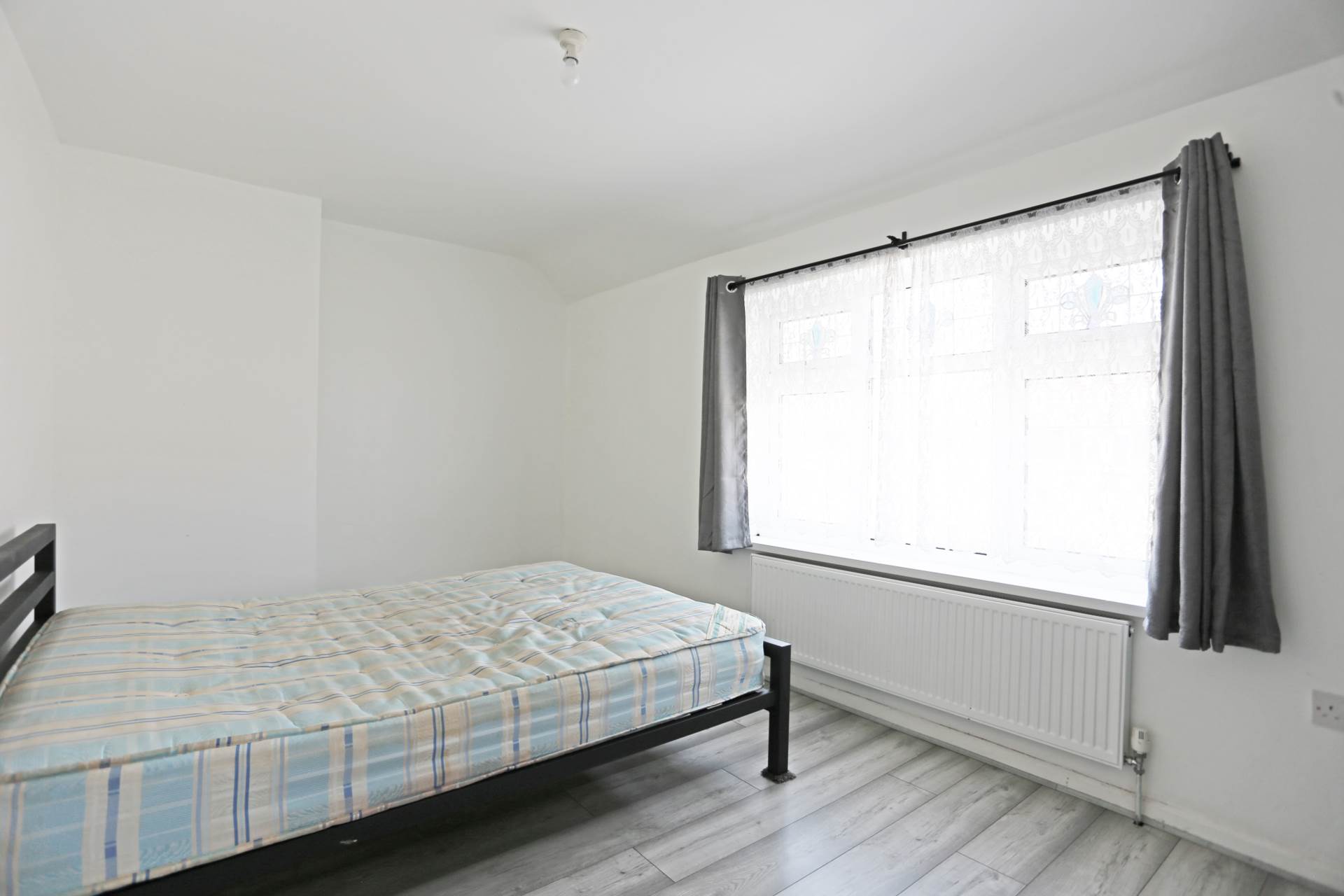 Kingsmill Road, Dagenham, RM9, Image 7