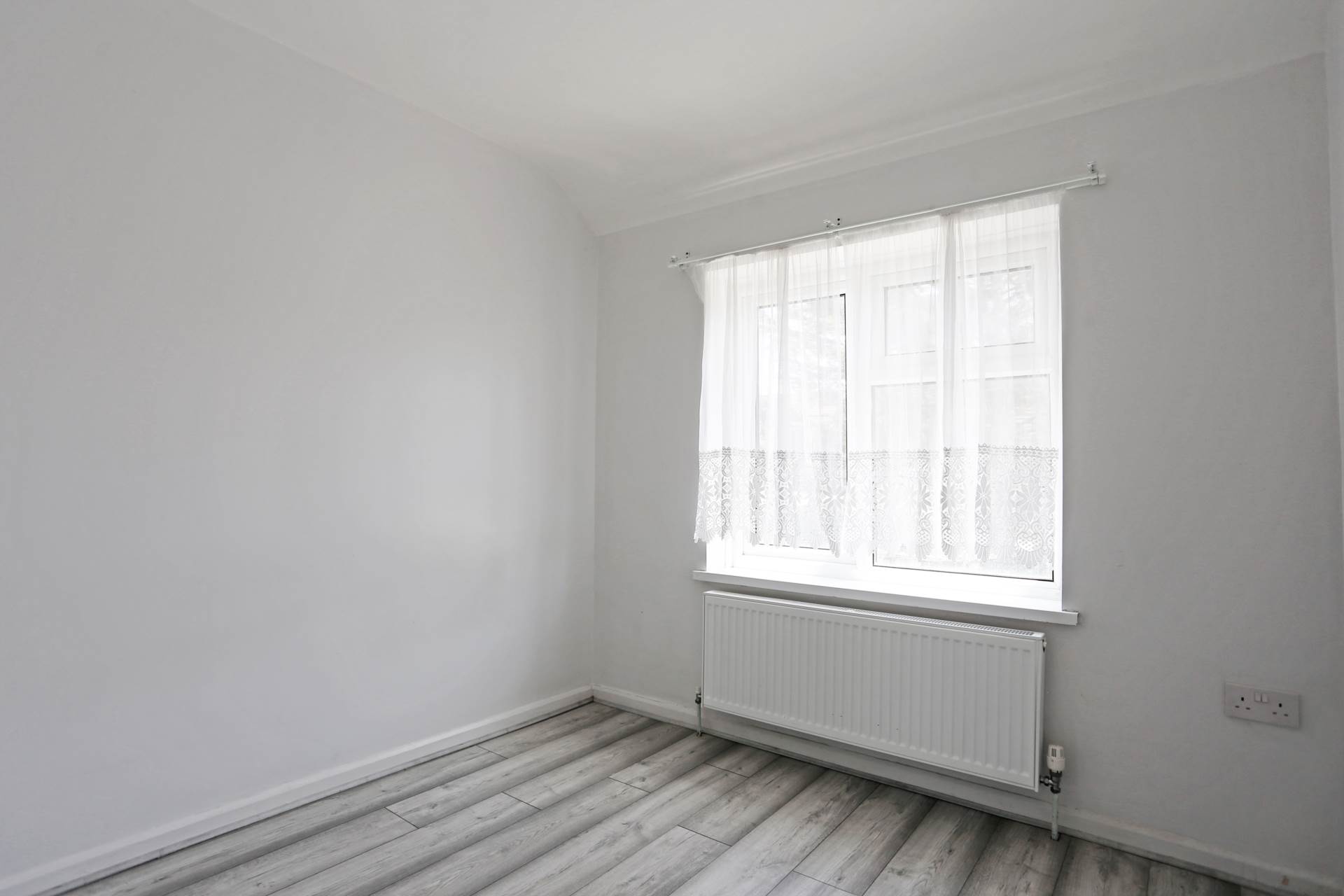 Kingsmill Road, Dagenham, RM9, Image 9