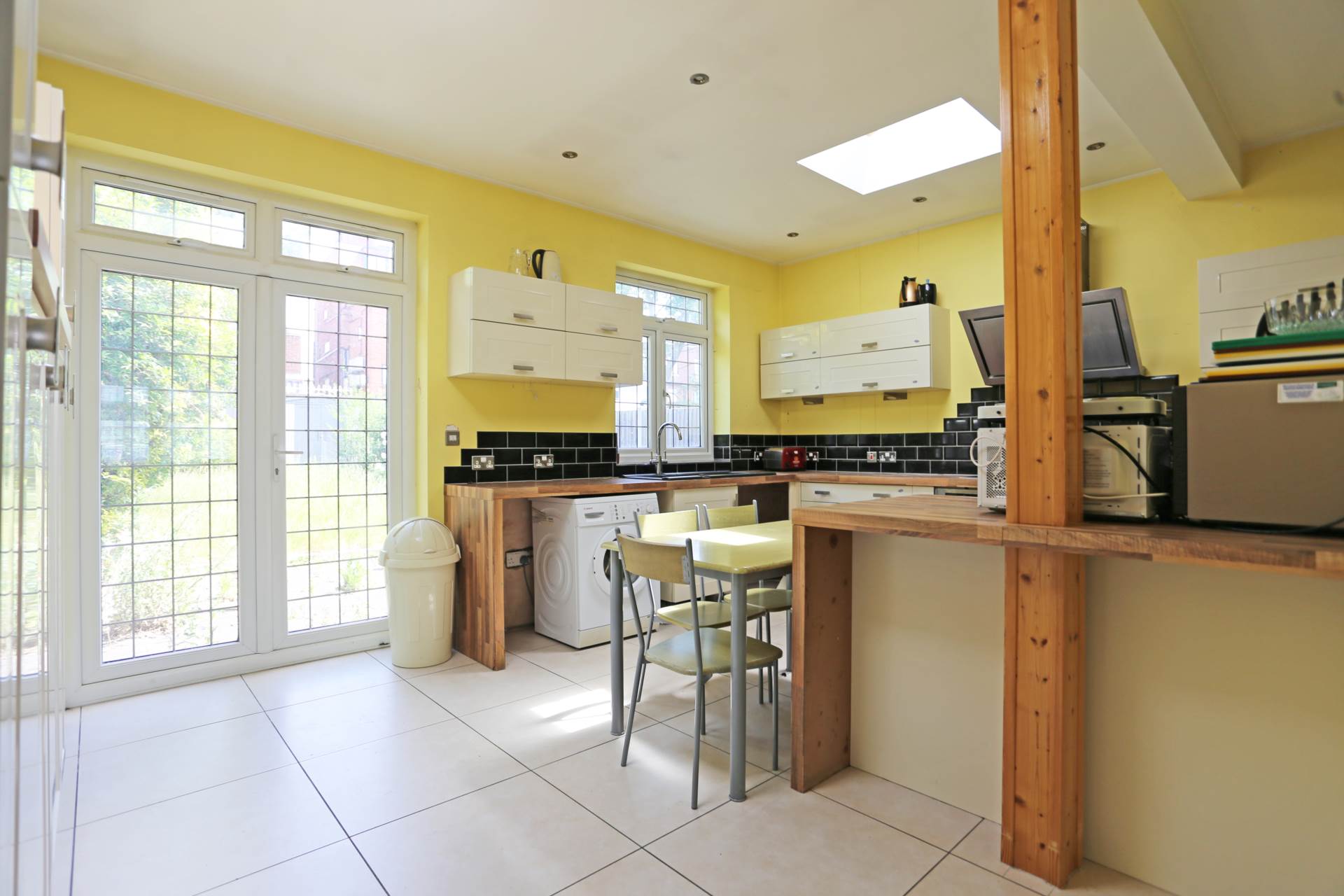 The Crescent, Ilford, Gants Hill, IG2, Image 3