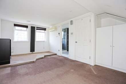 The Crescent, Ilford, Gants Hill, IG2, Image 14