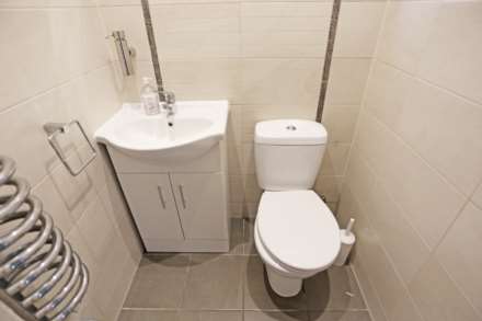 The Crescent, Ilford, Gants Hill, IG2, Image 7
